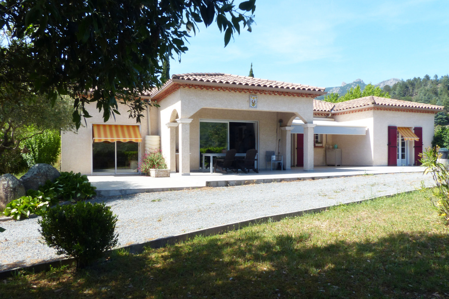 Villa 6 pièce(s) 4 chambres 123 m²
